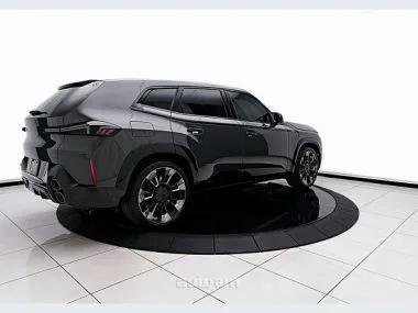 BMW XM 2023 — миниатюра 2