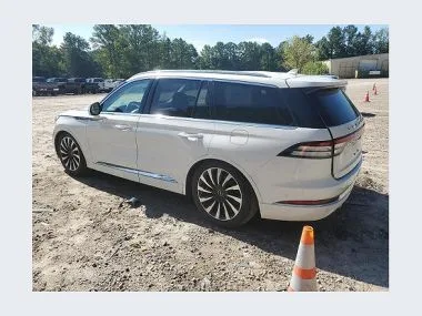Lincoln Aviator 2022 — миниатюра 2