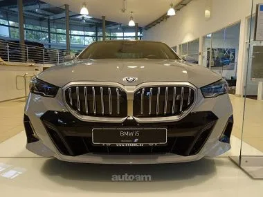 BMW i5 2023 — миниатюра 2