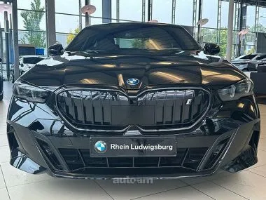 BMW i5 2023 — миниатюра 2