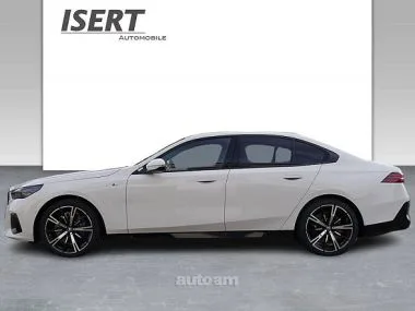 BMW i5 2023 — миниатюра 2