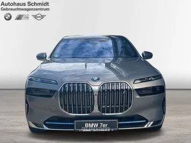 BMW i7 2022 — миниатюра 2