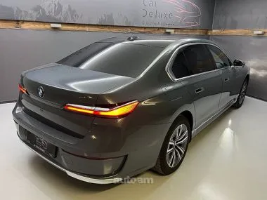 BMW i7 2023 — миниатюра 2