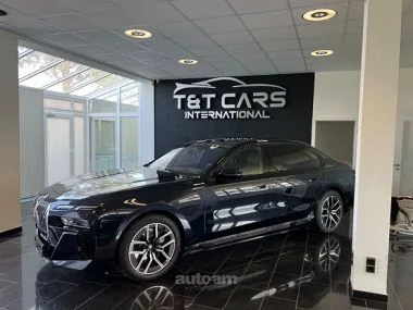 BMW i7 2023 — миниатюра 2