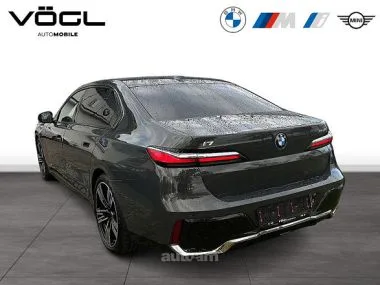 BMW i7 2023 — миниатюра 2