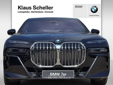 BMW i7 2023 — миниатюра 2