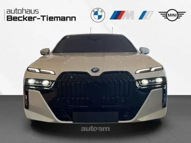 BMW i7 2023 — миниатюра 2
