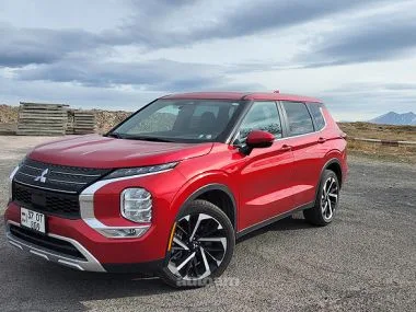 Mitsubishi Outlander SE 2022 — фото 1, купить с доставкой в Москву