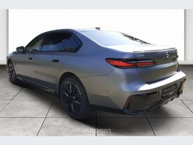 BMW i7 2023 — миниатюра 2