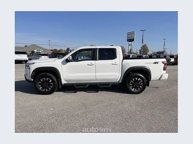 Nissan Frontier 2022 — миниатюра 2