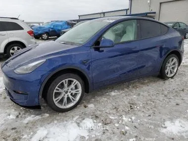 Tesla Model Y 2023 — фото 1, купить с доставкой в Москву
