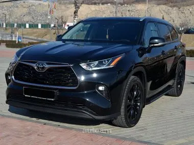 Toyota Highlander 2022 купить в Москве