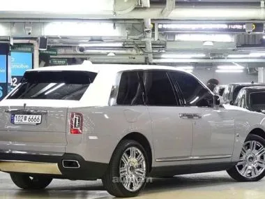 Rolls-Royce Cullinan 2023 — миниатюра 2