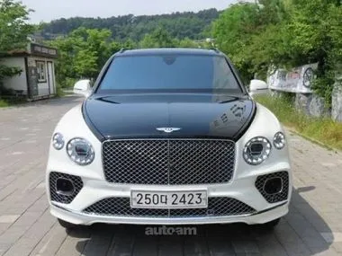 Bentley Bentayga 2023 — миниатюра 2