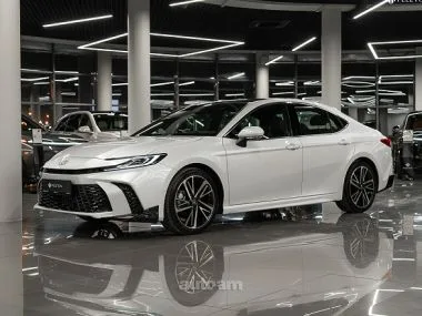 Toyota Camry 2025 — фото 1, купить с доставкой в Москву