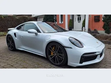Porsche 911 2023 — миниатюра 2