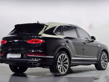 Bentley Bentayga 2023 — миниатюра 2