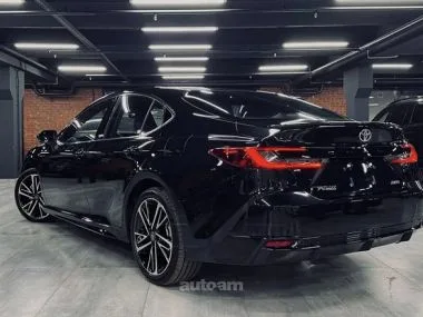 Toyota Camry 2025 — миниатюра 2