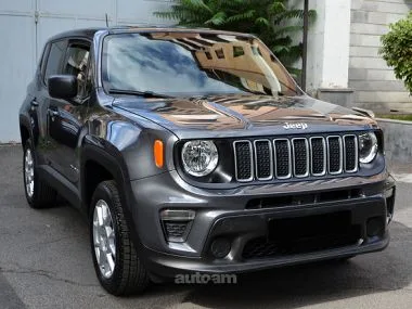 Jeep Renegade Latitude 2023 — фото 1, купить с доставкой в Москву