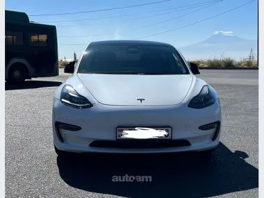 Tesla Model 3 2023 — миниатюра 2