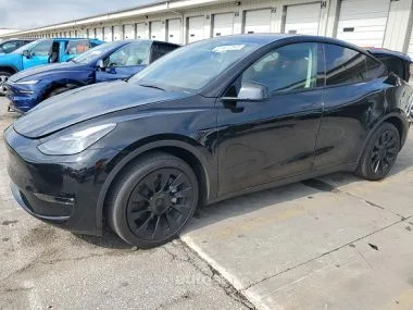 Tesla Model Y 2023 — фото 1, купить с доставкой в Москву