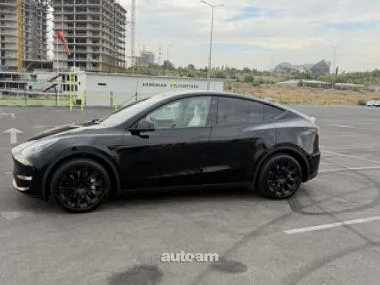 Tesla Model Y Dual Motor Long Range 2023 — миниатюра 2