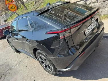 Toyota Bz4X full 615 km 2022 — миниатюра 2