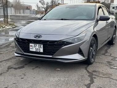 Hyundai Elantra 2023 купить в Москве