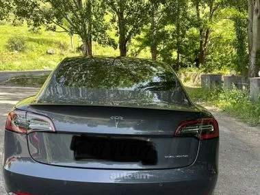 Tesla Model 3 2022 — миниатюра 2