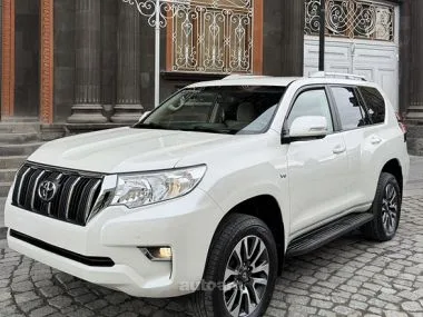 Toyota Land Cruiser Prado VX 4.0L 2022 — фото 1, купить с доставкой в Москву