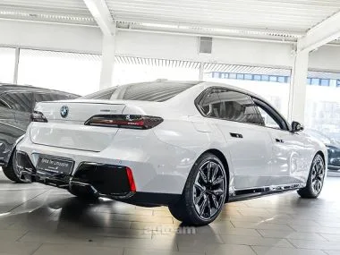 BMW i7 2025 — миниатюра 2