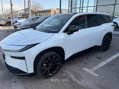Toyota BZ3X 2025 — фото 1, купить с доставкой в Москву