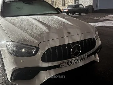 Mercedes-Benz E 350 2023 — фото 1, купить с доставкой в Москву