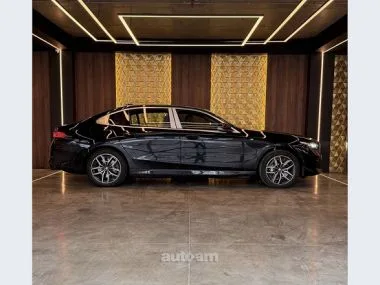 BMW i5 2025 — миниатюра 2