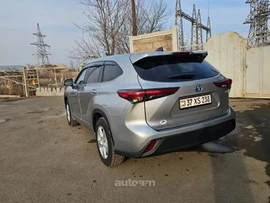 Toyota Highlander 2022 — миниатюра 2