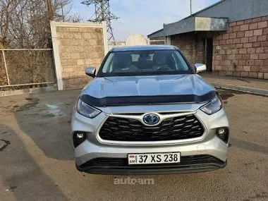 Toyota Highlander 2022 купить в Москве