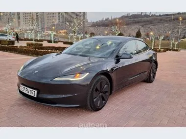Tesla Model 3 2024 — фото 1, купить с доставкой в Москву