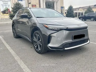 Toyota Bz4X Limited 4x4 Japan 2023 — миниатюра 2