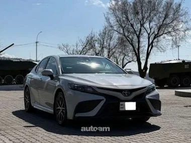 Toyota Camry Se night shade 2023 — фото 1, купить с доставкой в Москву