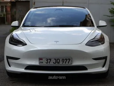 Tesla Model 3 Elektromobil 2022 — миниатюра 2