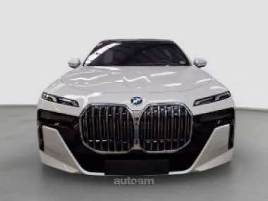 BMW 740 2025 — миниатюра 2