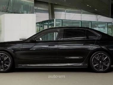 BMW 750 2025 — миниатюра 2