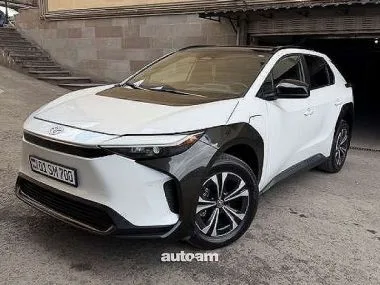 Toyota Bz4X AWD 4X4 2023 — миниатюра 2