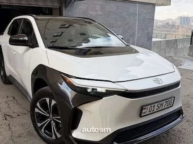 Toyota Bz4X AWD 4X4 2023 — фото 1, купить с доставкой в Москву