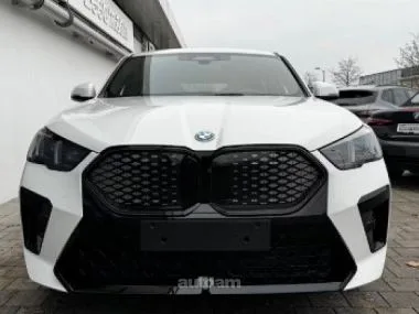 BMW iX2 2025 — миниатюра 2