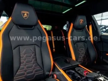 Lamborghini Urus 2025 — миниатюра 2