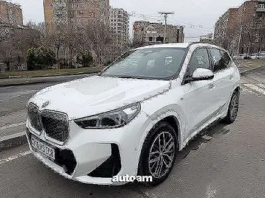 BMW iX1 2024 — фото 1, купить с доставкой в Москву