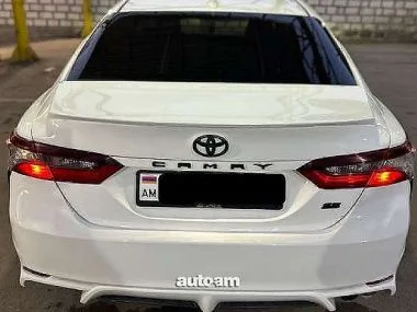 Toyota Camry SE 2023 — миниатюра 2