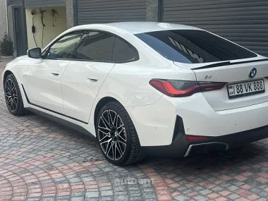 BMW i4 2023 — миниатюра 2