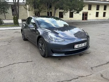 Tesla Model 3 2023 — миниатюра 2